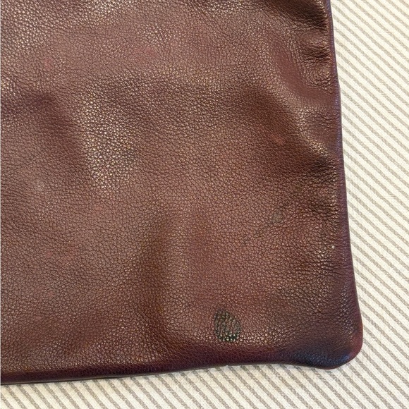 Large oxblood leather baggu flat zip pouch - Picture 8 of 8